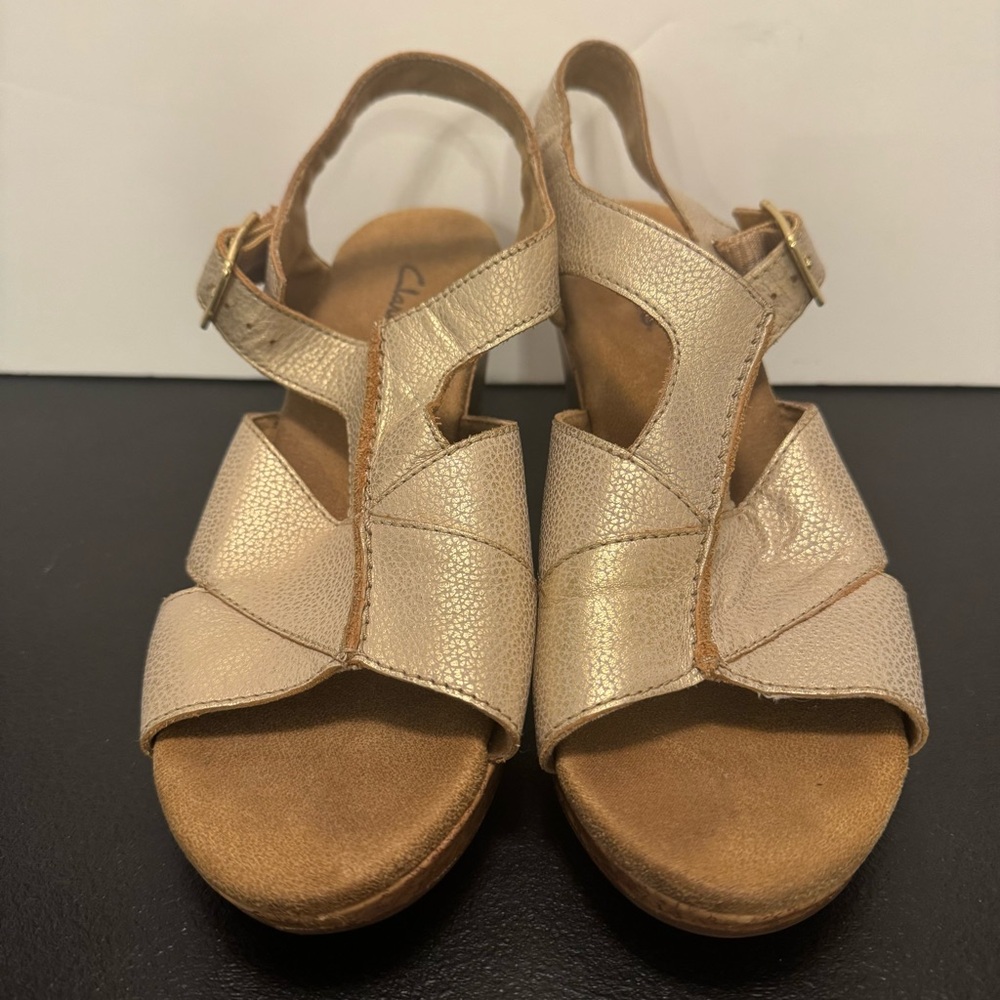 ✨ Clarks Gold Leather Cork Wedge Sandals | Size 9